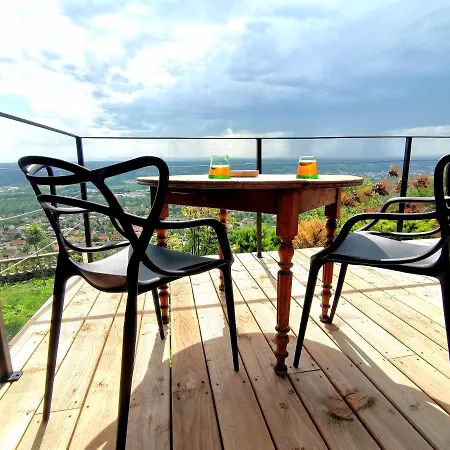 Lodge-belvedere Sur Les Hauteurs De Lodge *