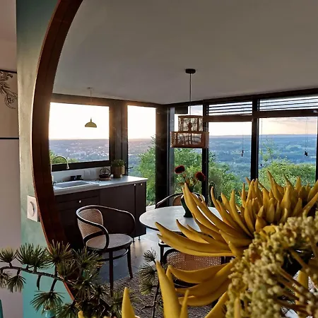Lodge-belvedere Sur Les Hauteurs De Lodge Vichy