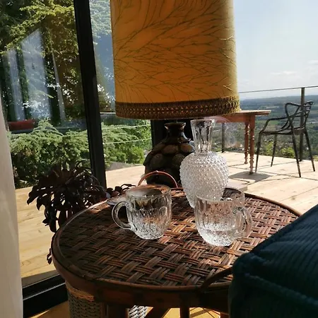 Lodge Lodge-belvedere Sur Les Hauteurs De