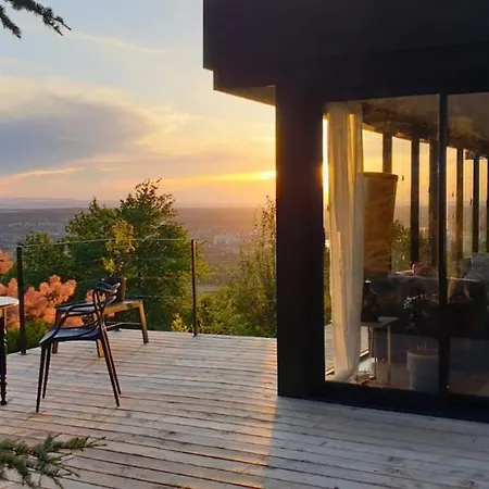 Lodge-belvedere Sur Les Hauteurs De