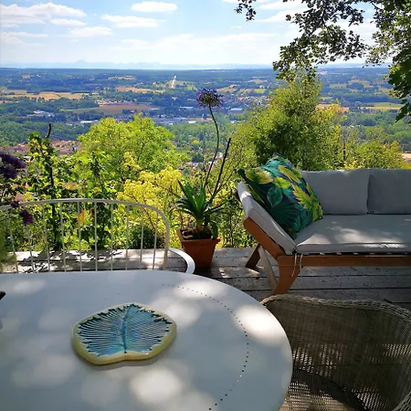 Lodge Lodge-belvedere Sur Les Hauteurs De Vichy