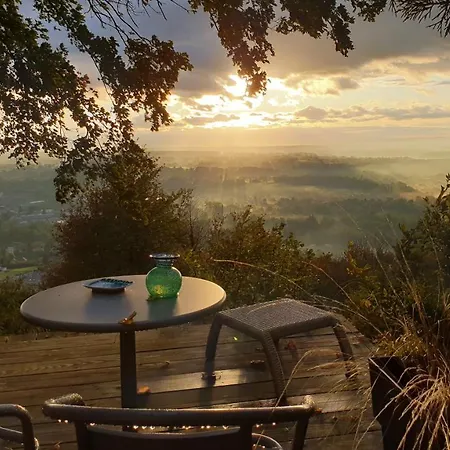 Lodge-belvedere Sur Les Hauteurs De
