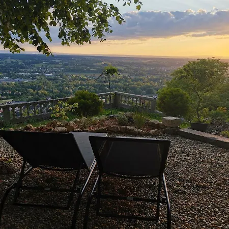 Lodge-bélvédere Sur Les Hauteurs De Lodge